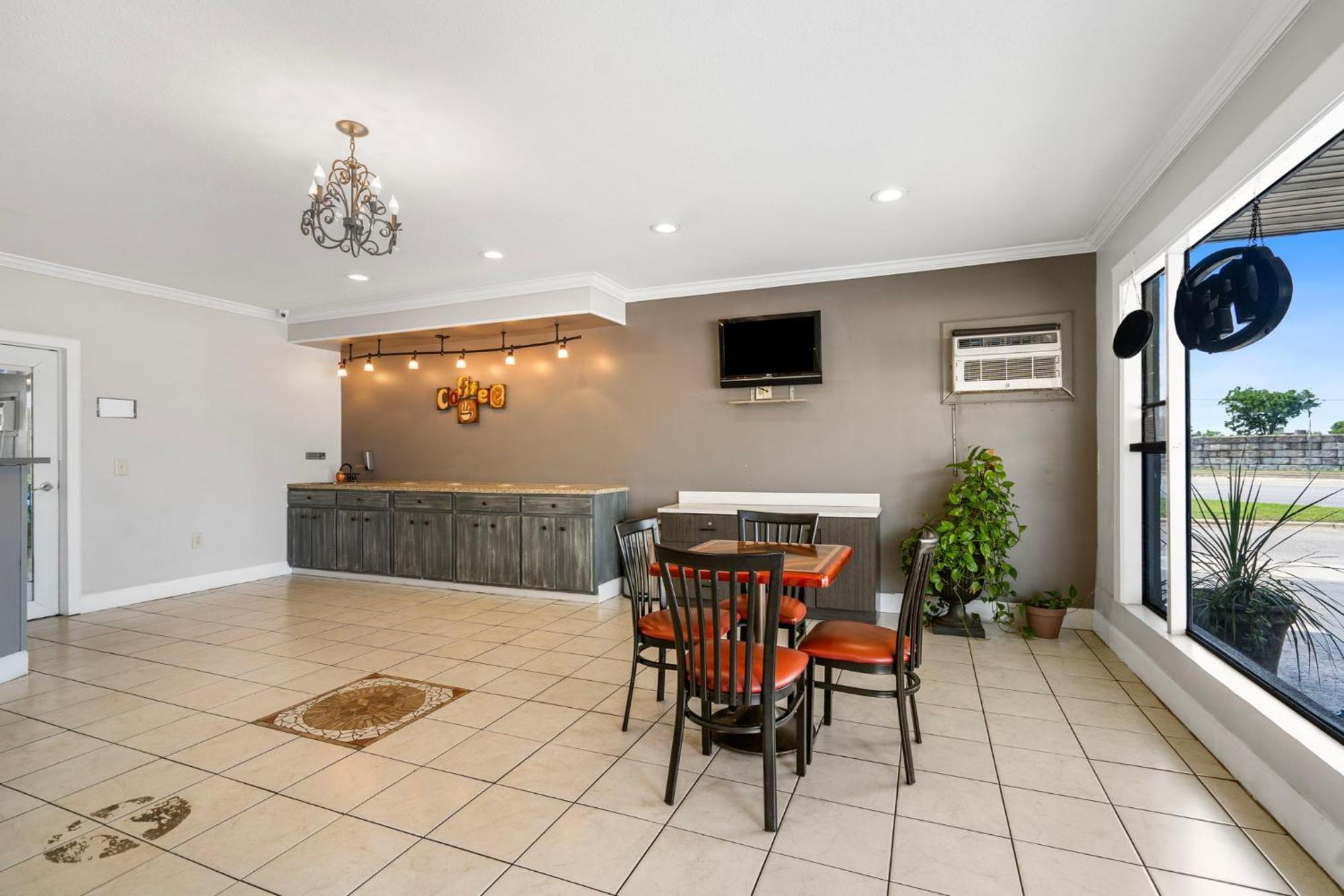 Budgetel Inns & Suites Augusta Downtown 706-945-1238 Bagian luar foto